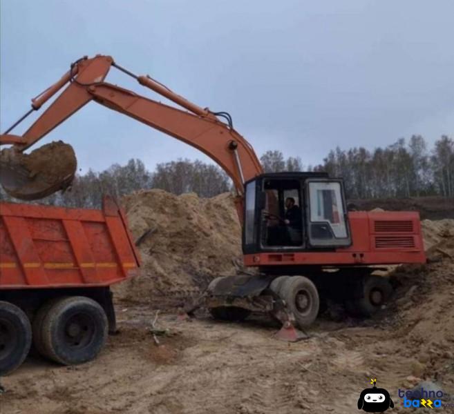 В отличном состоянии, новые насосы, новые шланги, новые фильтра, жидкости и многое другое. Масса 18000 кг, второй ковш в комплекте обьем 0,4 Куба. 89633888