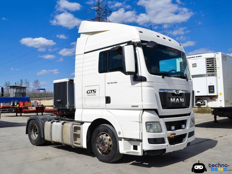 Продажа MAN TGX 18.440, 2018 год
 +7 (343) 300-8136
Двигатель дизель, 10 л
Тип техники седельный тягач
Руль левый
Масса 7 857 кг
Седельный&